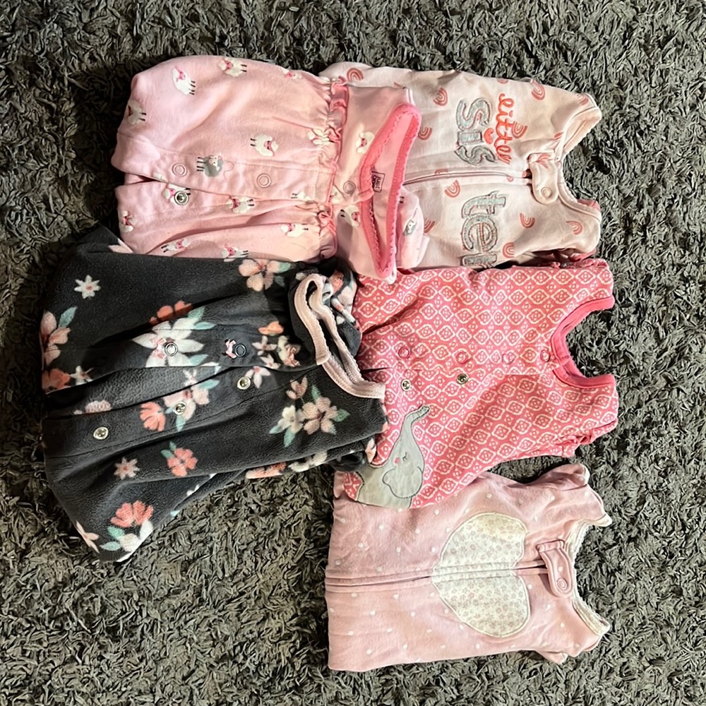 Size 3 months baby pajamas.